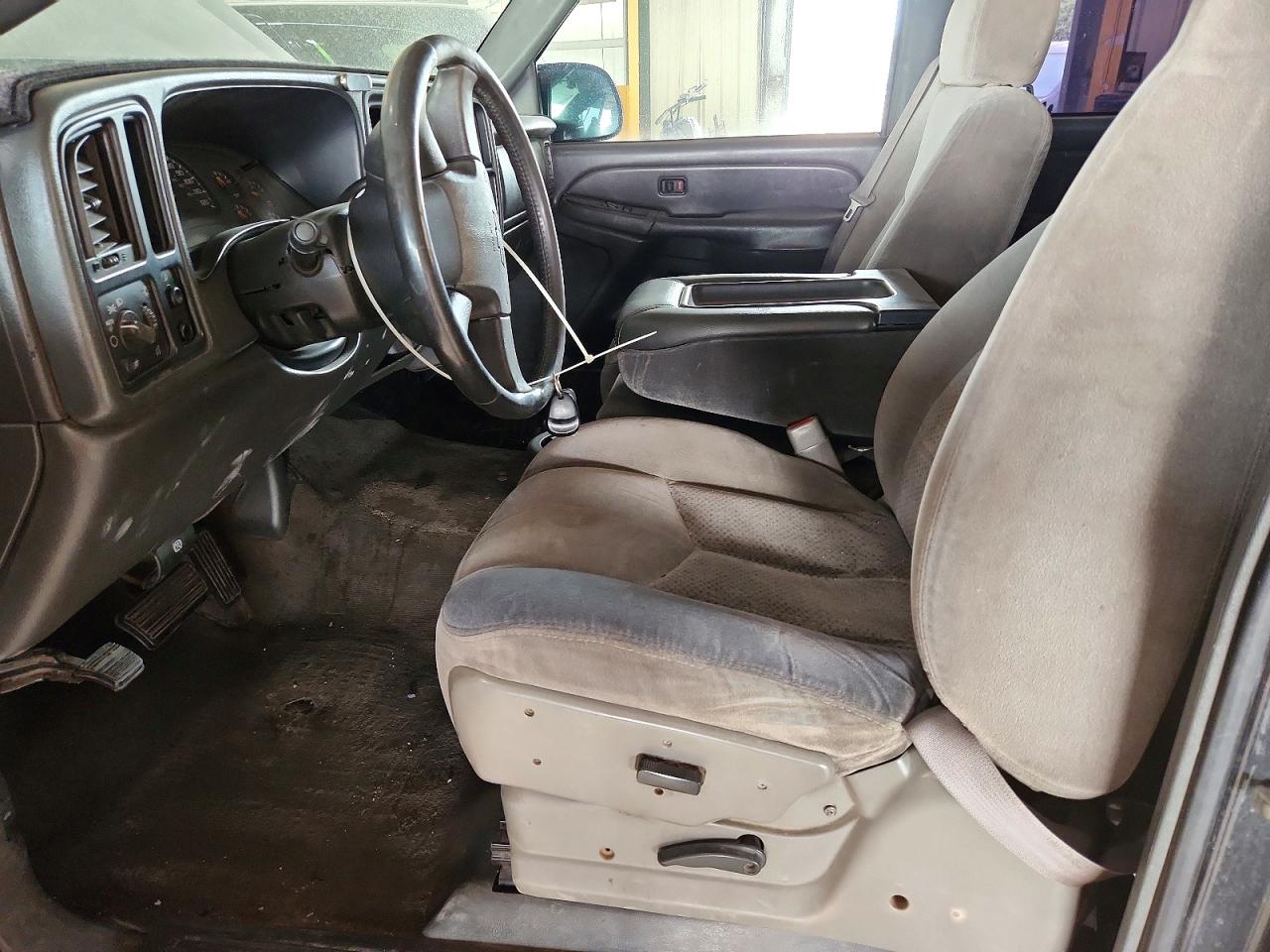 2004 CHEVROLET SILVERADO C1500 photo 13