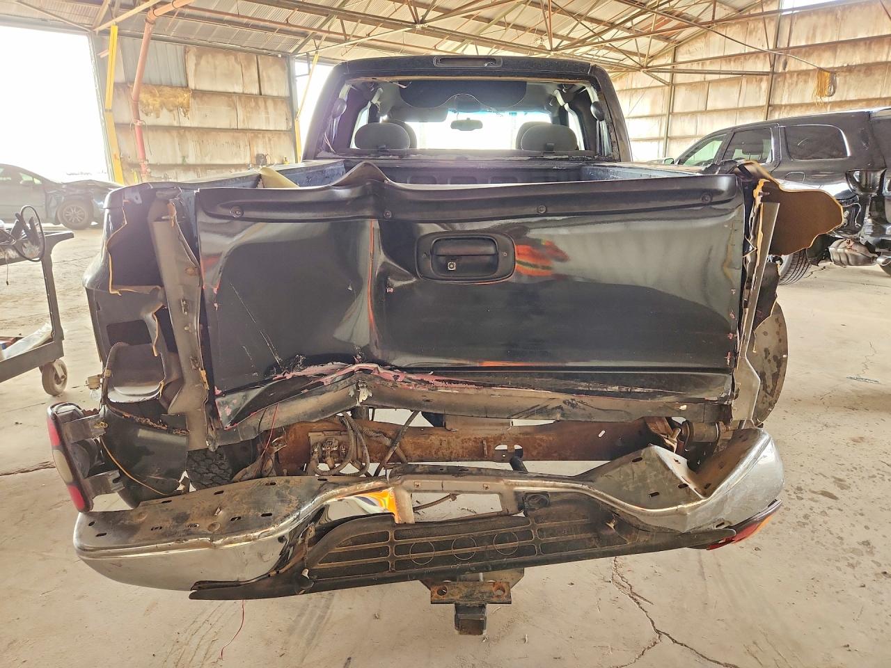 2004 CHEVROLET SILVERADO C1500 photo 11