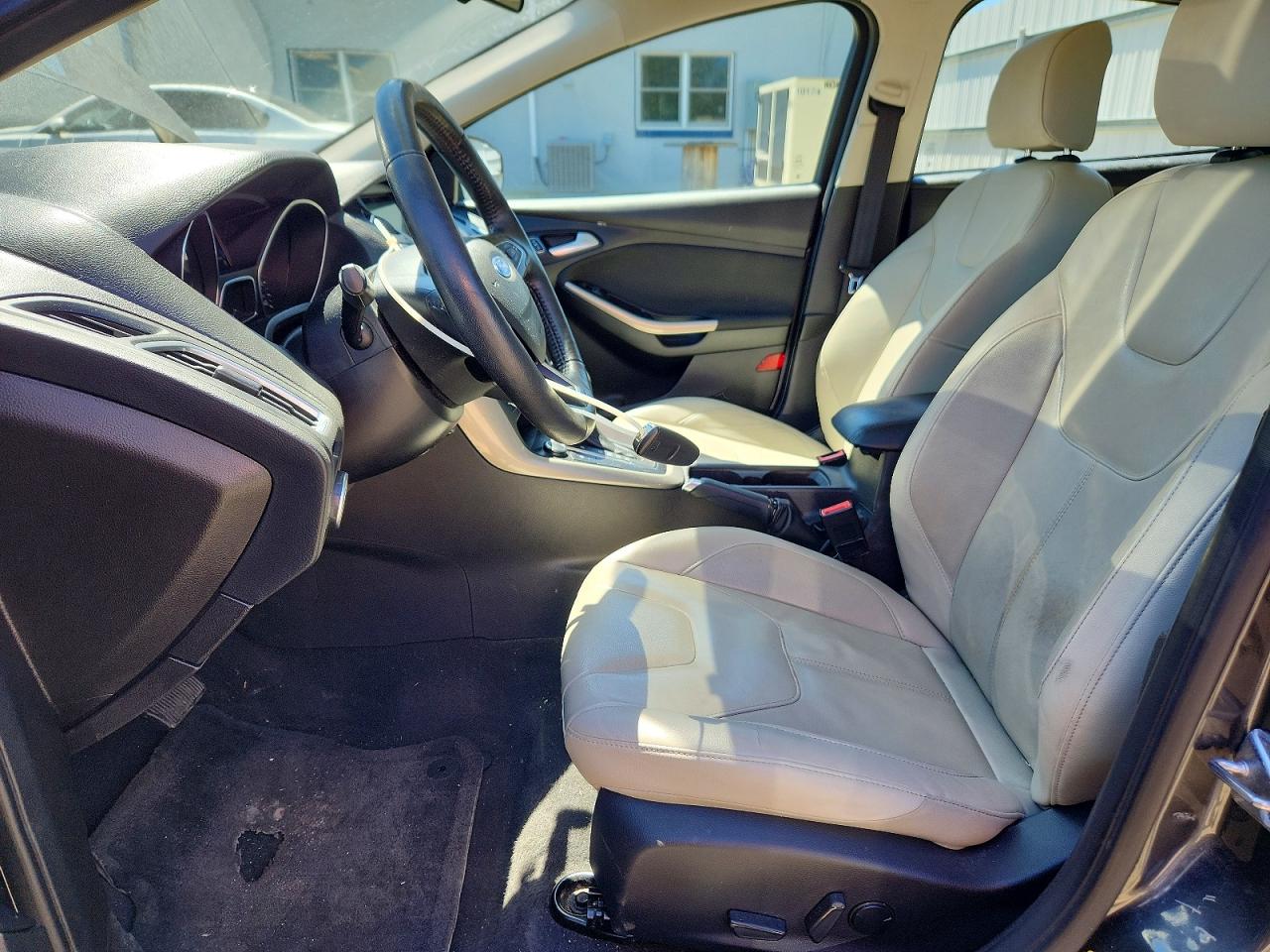 2017 FORD FOCUS TITANIUM photo 6