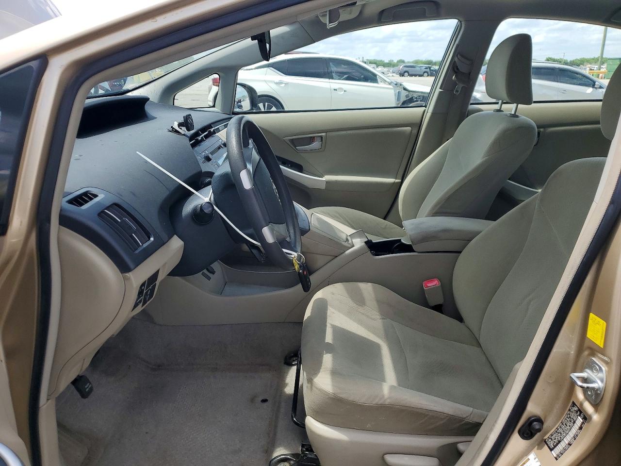 2011 TOYOTA PRIUS TWO photo 13