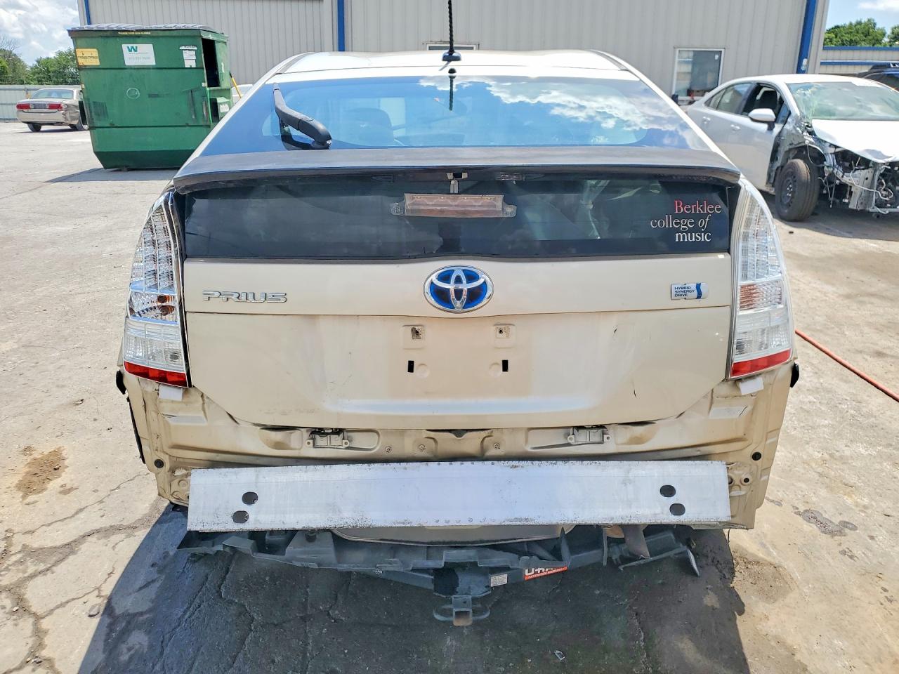 2011 TOYOTA PRIUS TWO photo 11