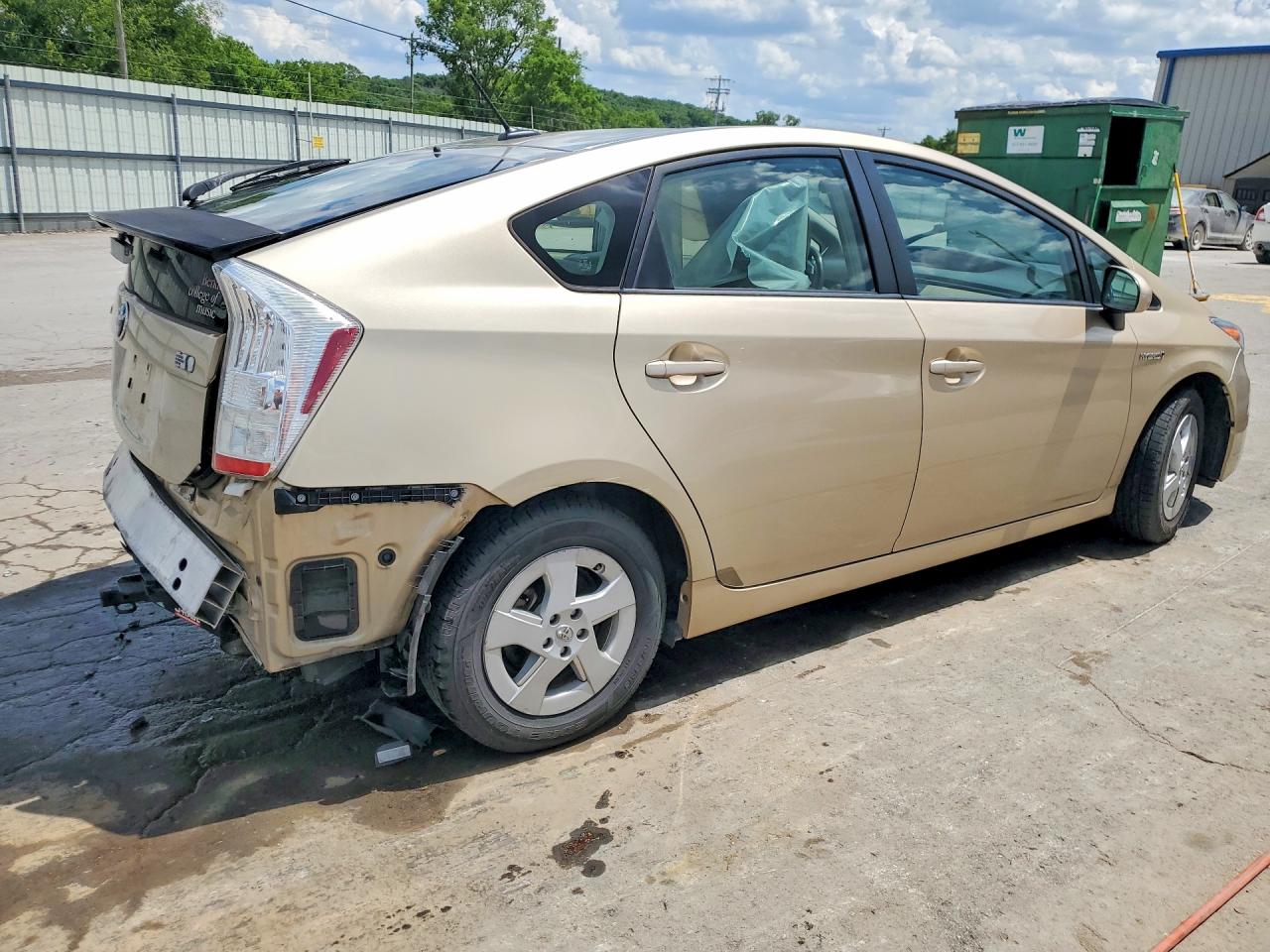 2011 TOYOTA PRIUS TWO photo 5