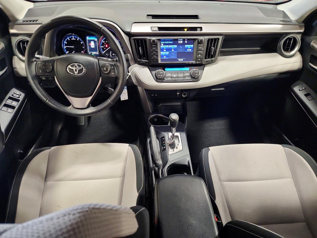 2016 TOYOTA RAV4 XLE photo 15