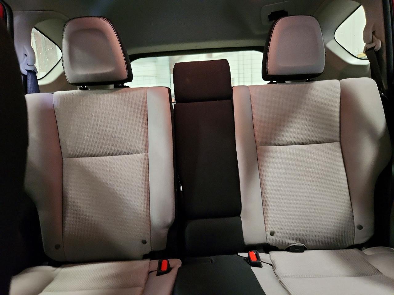 2016 TOYOTA RAV4 XLE photo 19