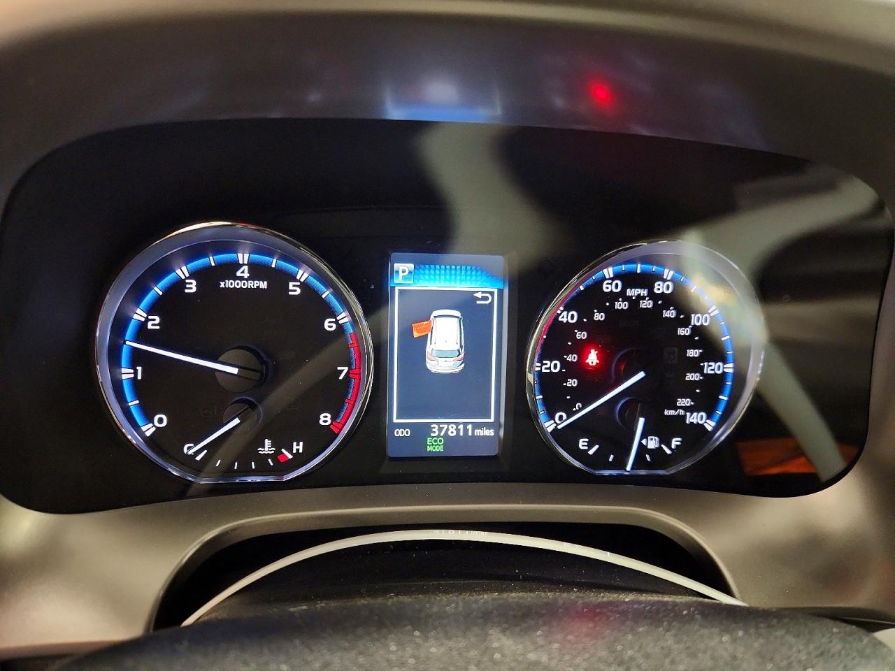 2016 TOYOTA RAV4 XLE photo 17