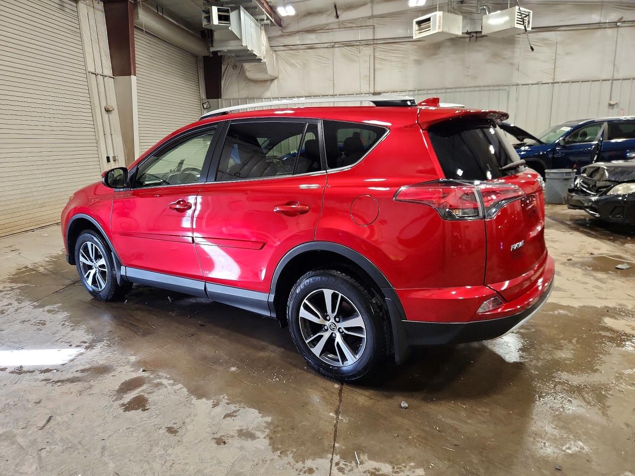 2016 TOYOTA RAV4 XLE photo 3
