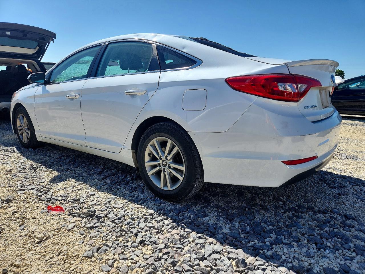2015 HYUNDAI SONATA SE photo 2