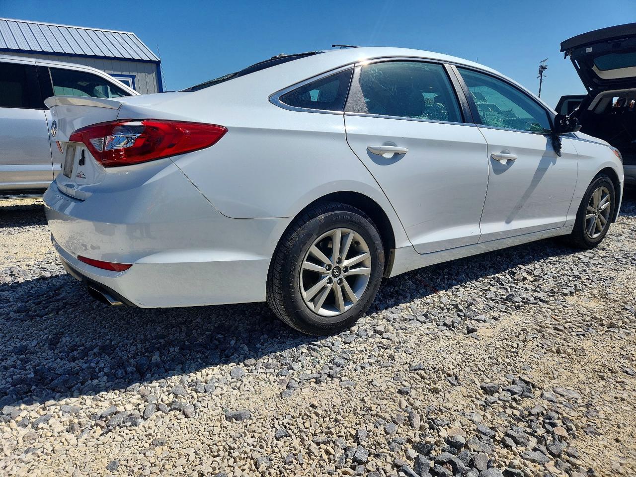 2015 HYUNDAI SONATA SE photo 3