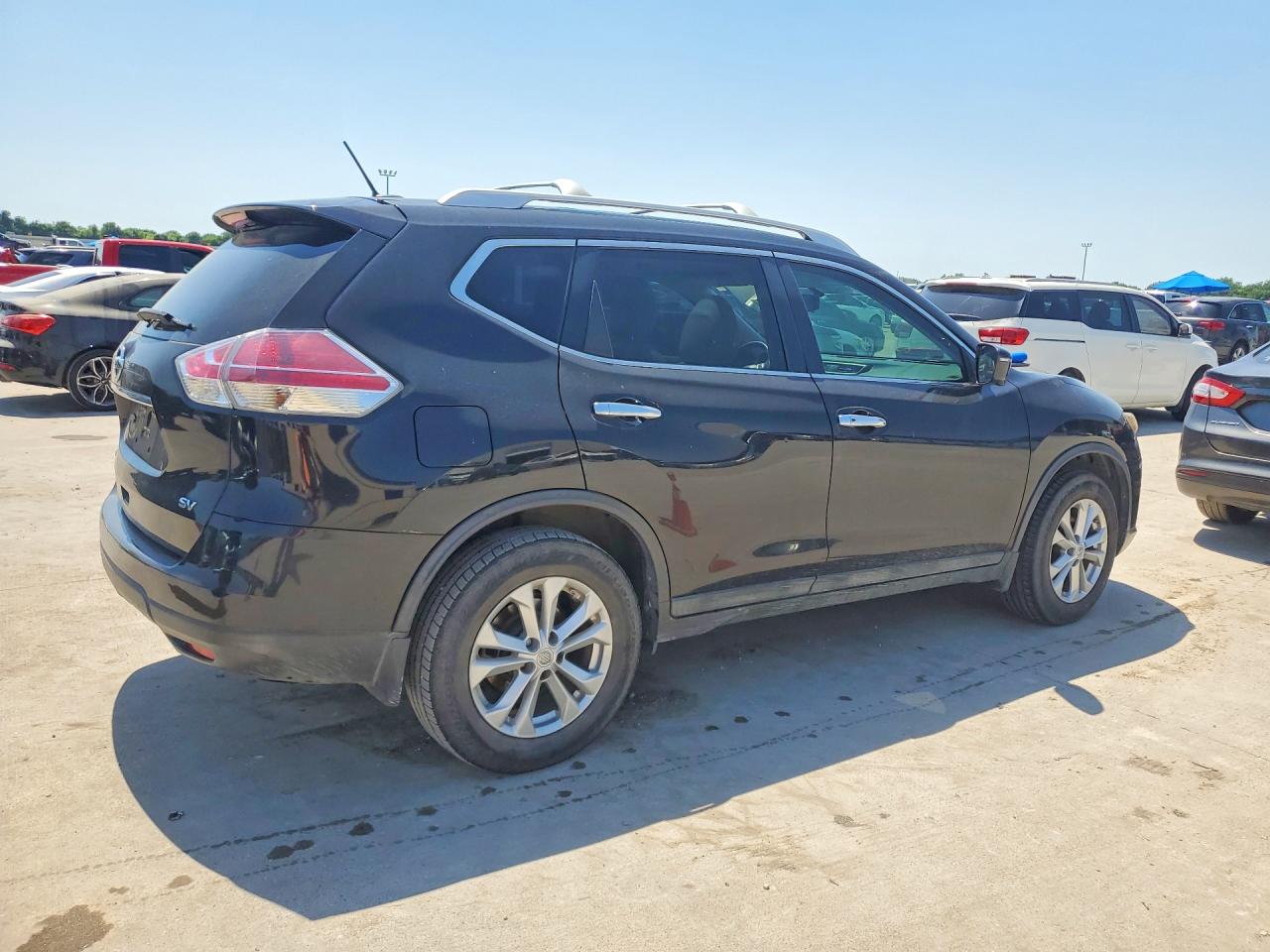 2016 NISSAN ROGUE SV photo 5
