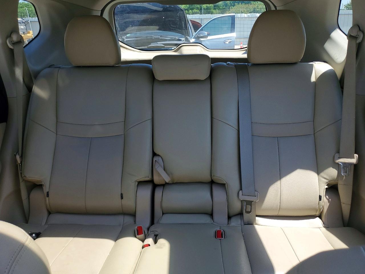 2016 NISSAN ROGUE SV photo 19