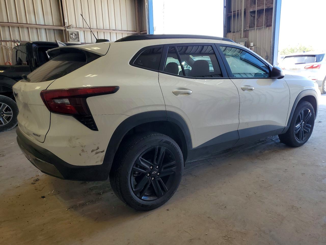 2025 CHEVROLET TRAX ACTIV photo 3