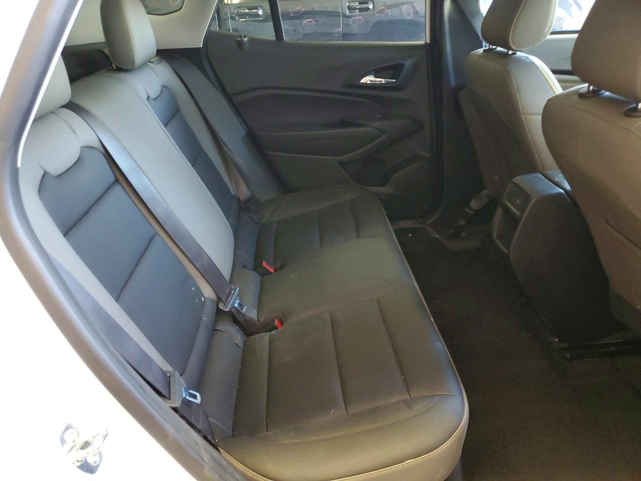 2025 CHEVROLET TRAX ACTIV photo 11