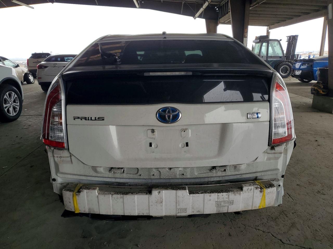 2012 TOYOTA PRIUS TWO photo 6