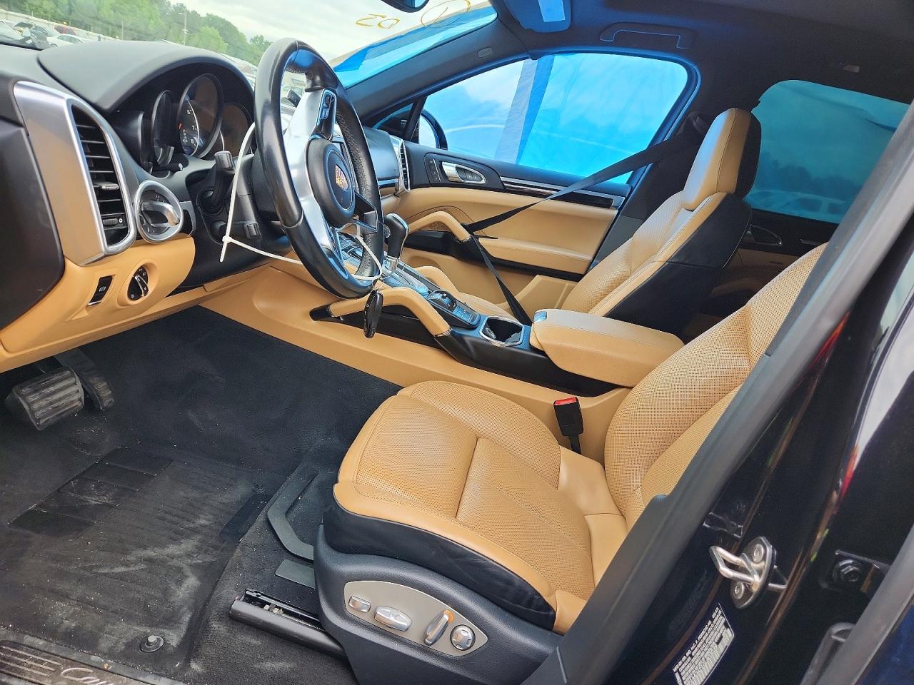 2016 PORSCHE CAYENNE photo 19