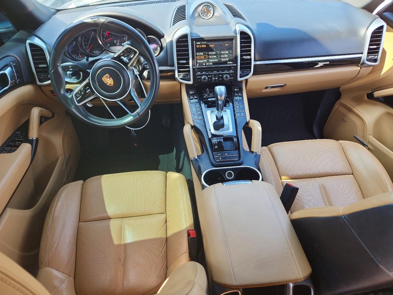 2016 PORSCHE CAYENNE photo 22