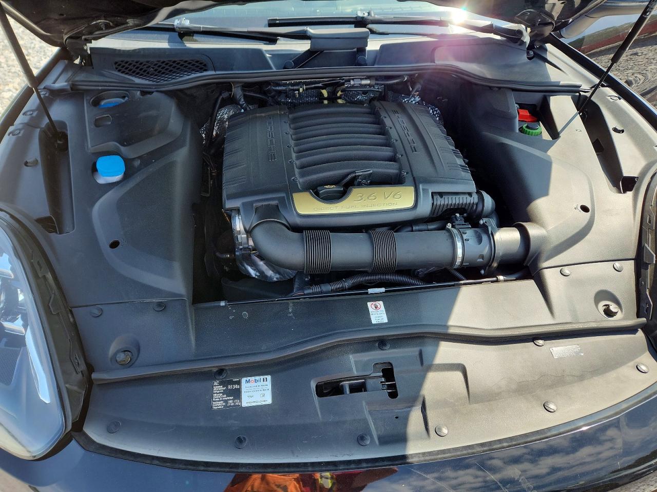 2016 PORSCHE CAYENNE photo 34