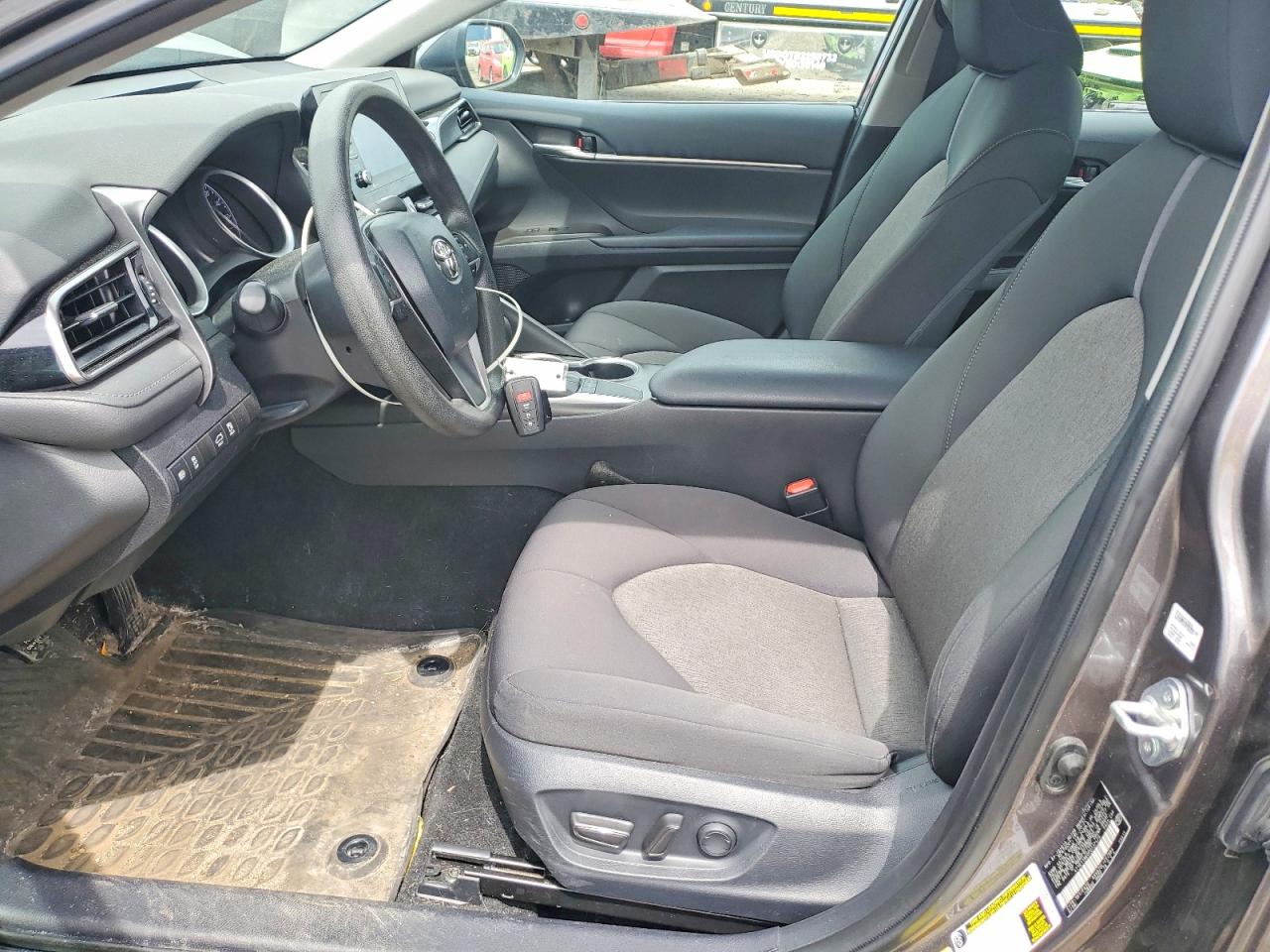 2023 TOYOTA CAMRY LE photo 13