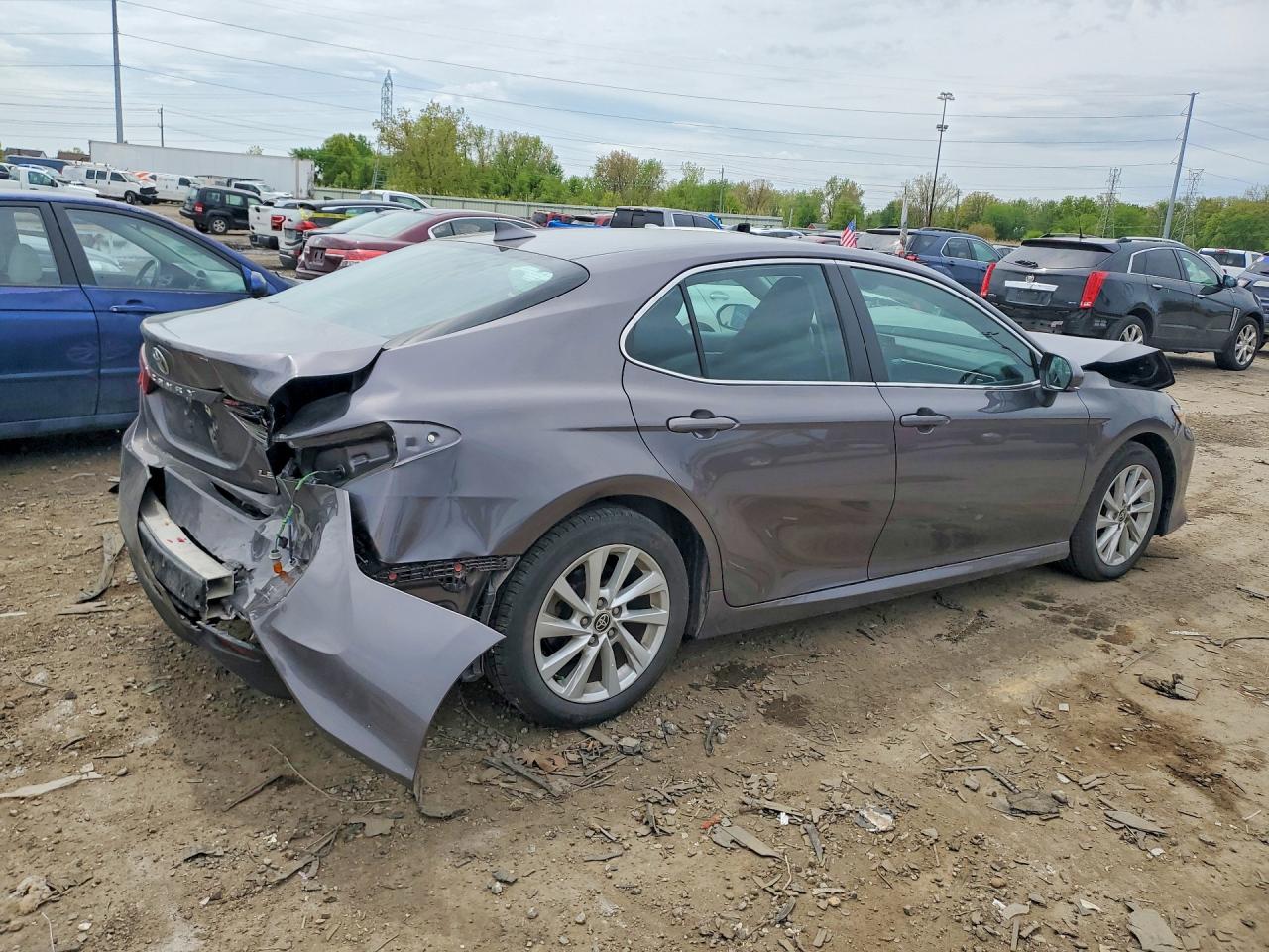 2023 TOYOTA CAMRY LE photo 5