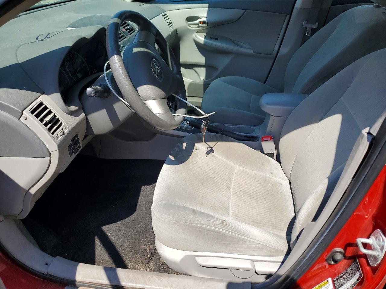 2010 TOYOTA COROLLA LE photo 13