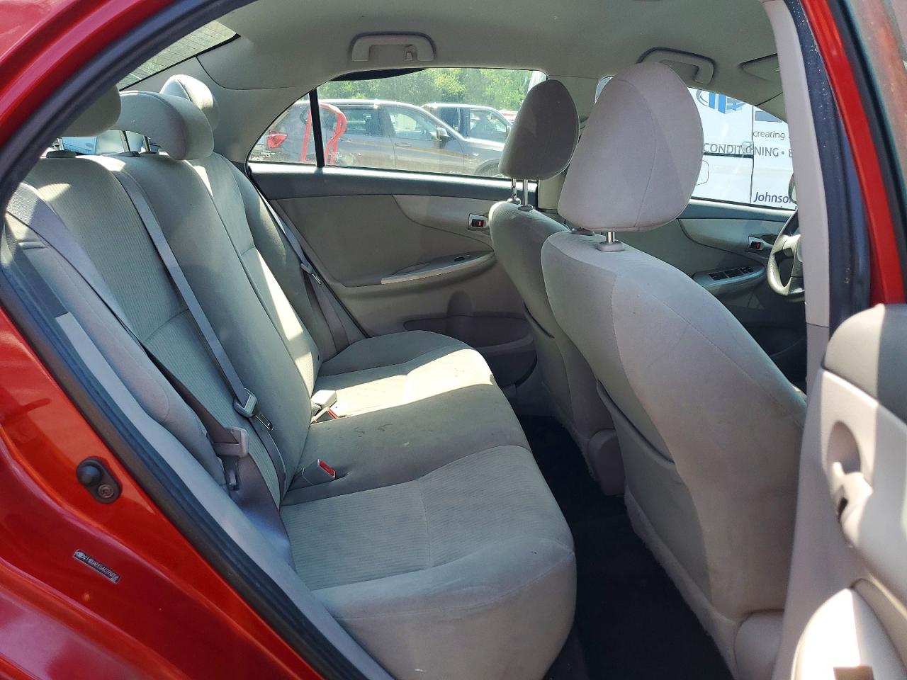 2010 TOYOTA COROLLA LE photo 19