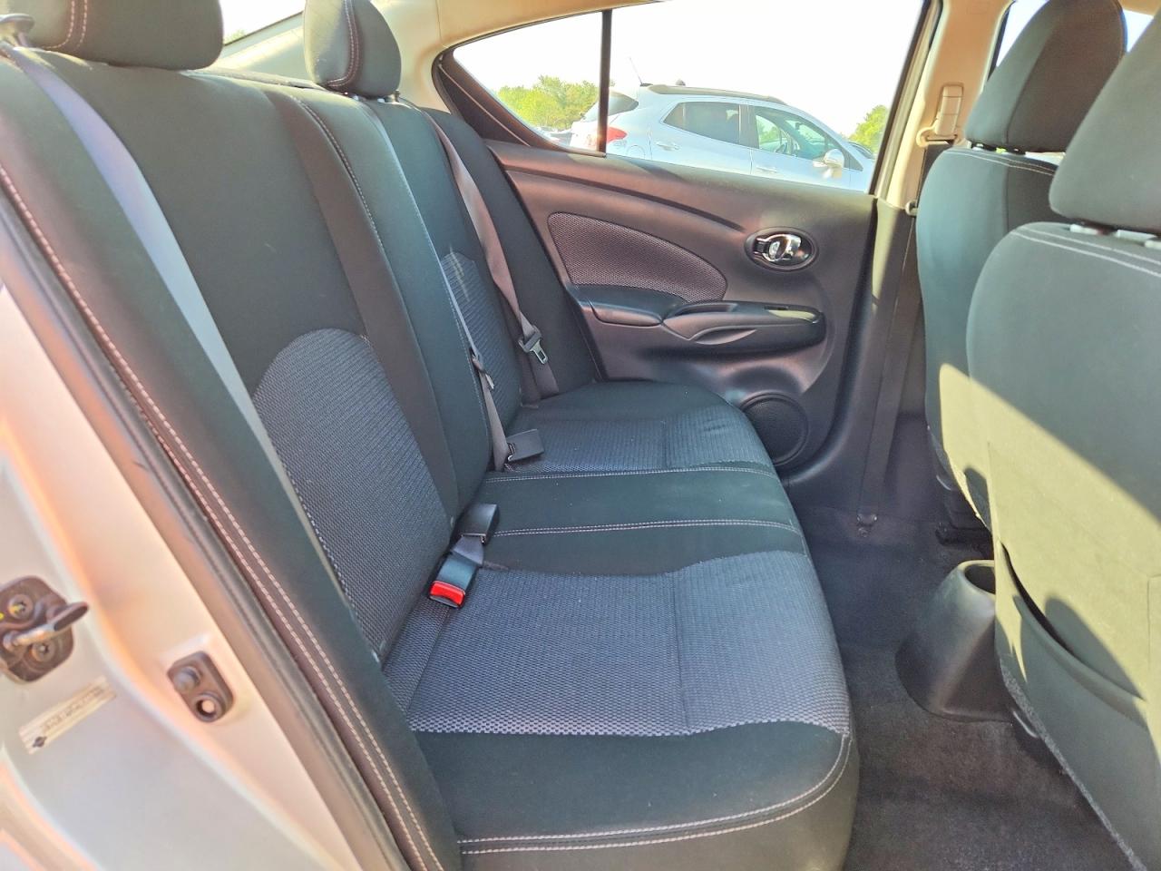 2019 NISSAN VERSA SV photo 28