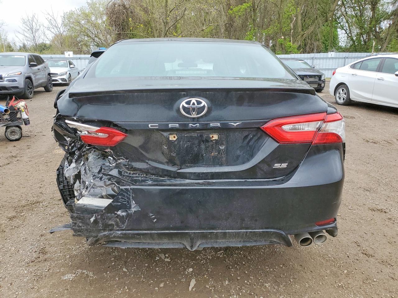 2018 TOYOTA CAMRY L photo 11