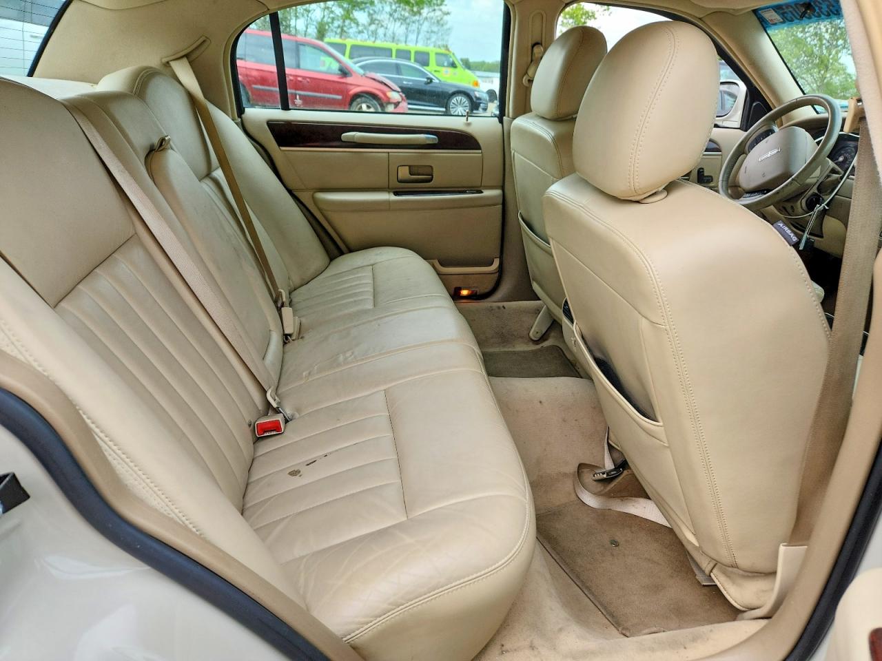 2006 LINCOLN TOWN CAR SIGNATURE photo 19