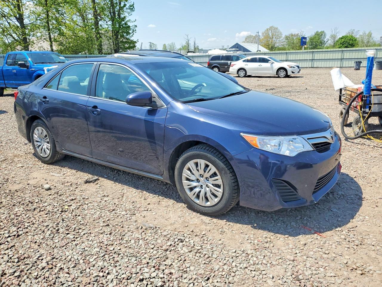 2014 TOYOTA CAMRY LE photo 10