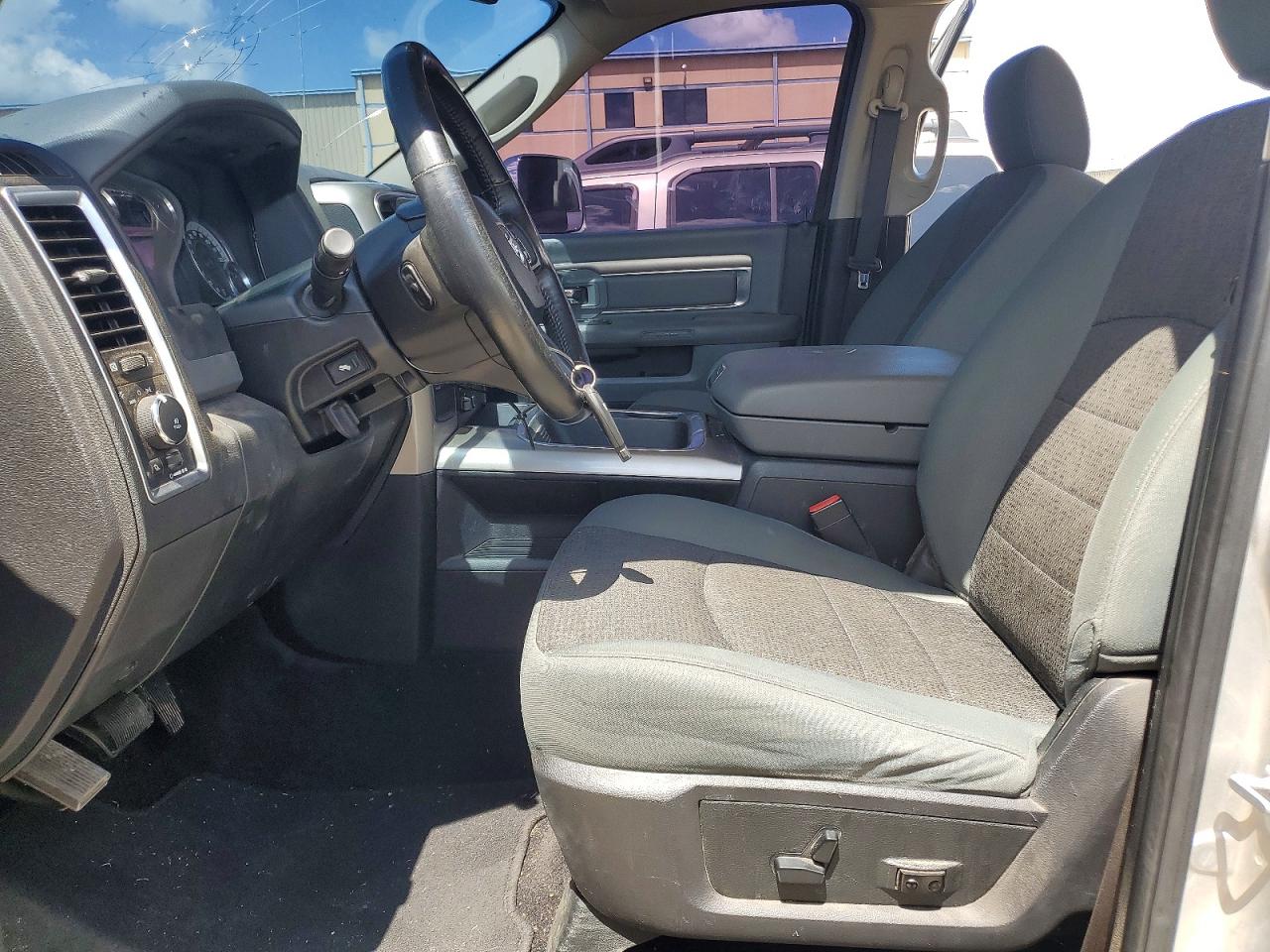 2018 RAM 2500 SLT photo 13
