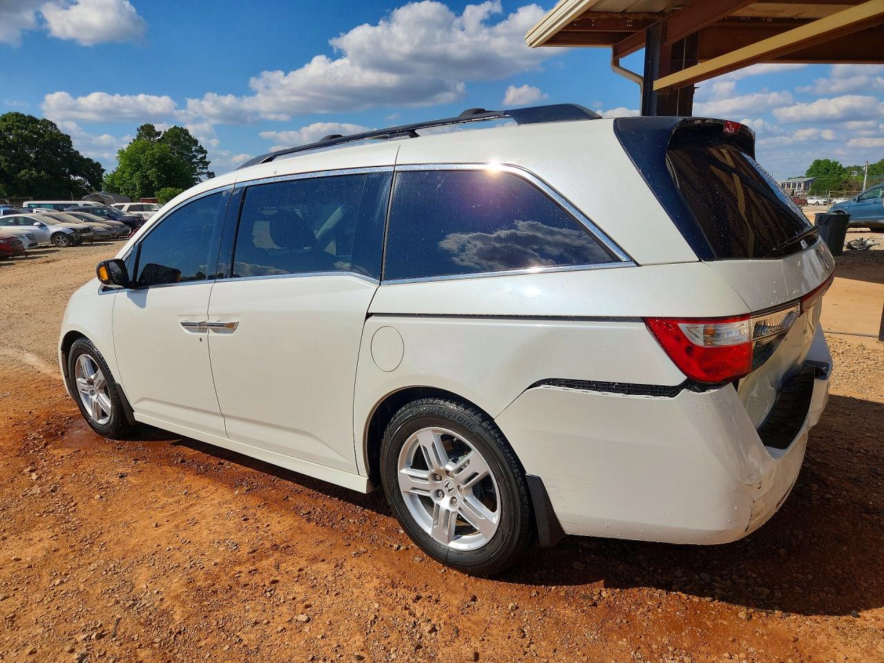 2013 HONDA ODYSSEY TOURING photo 3