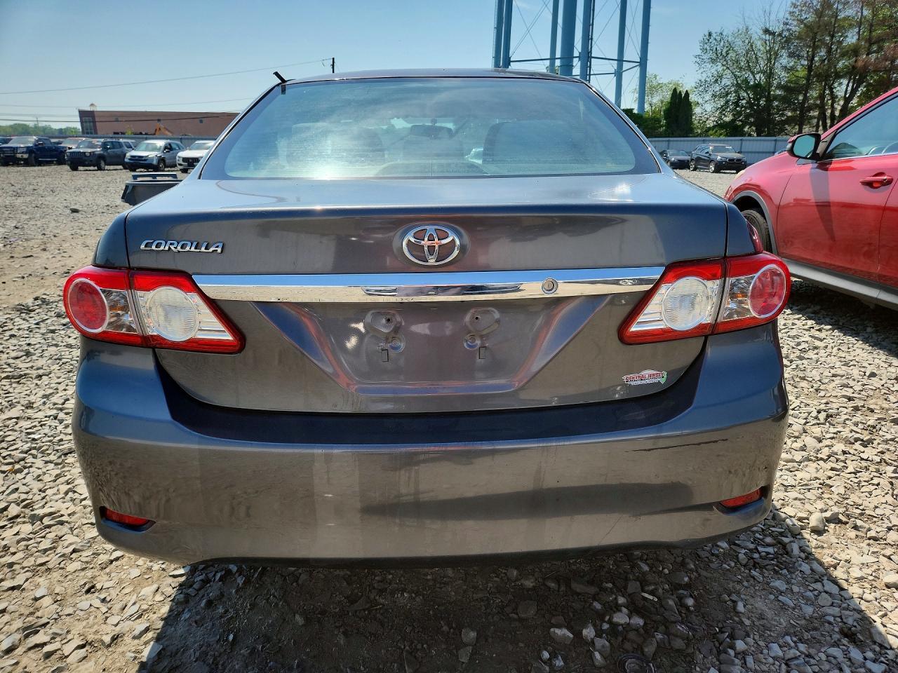2013 TOYOTA COROLLA L photo 16