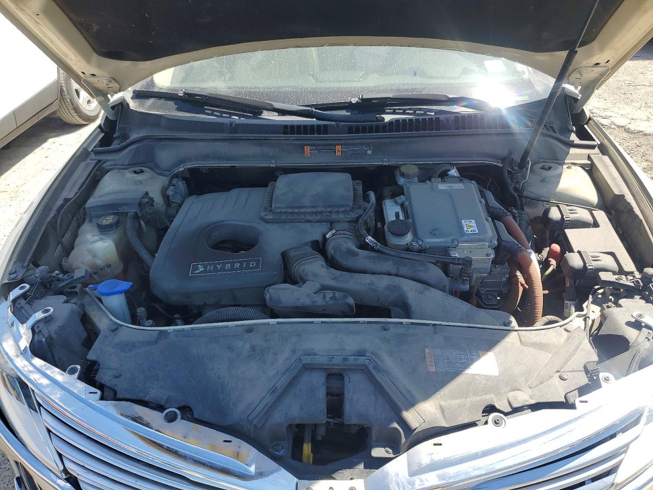 2015 LINCOLN MKZ HYBRID photo 31