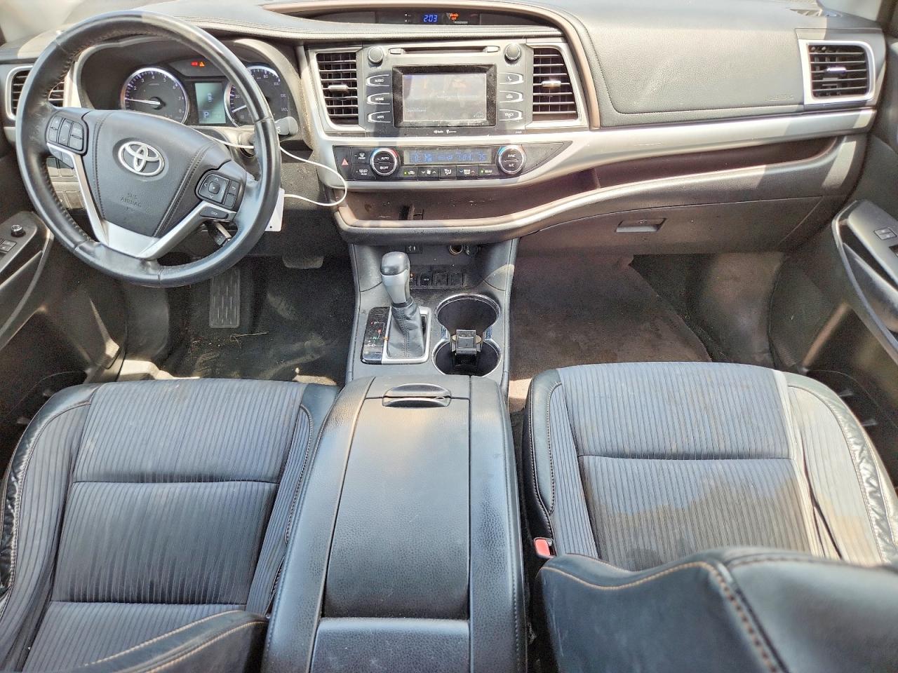 2014 TOYOTA HIGHLANDER LE PLUS photo 22