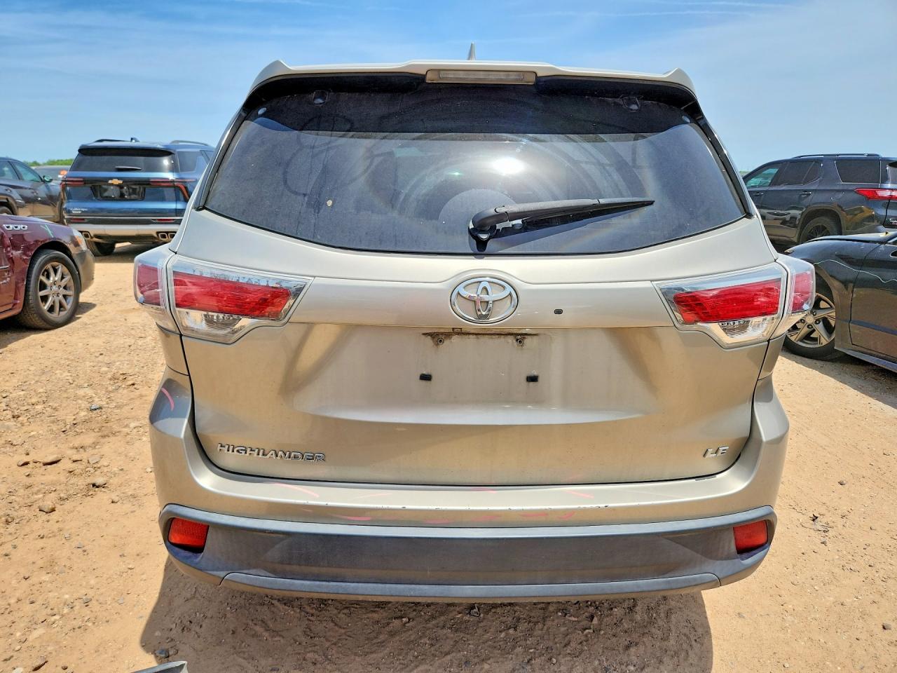 2014 TOYOTA HIGHLANDER LE PLUS photo 16