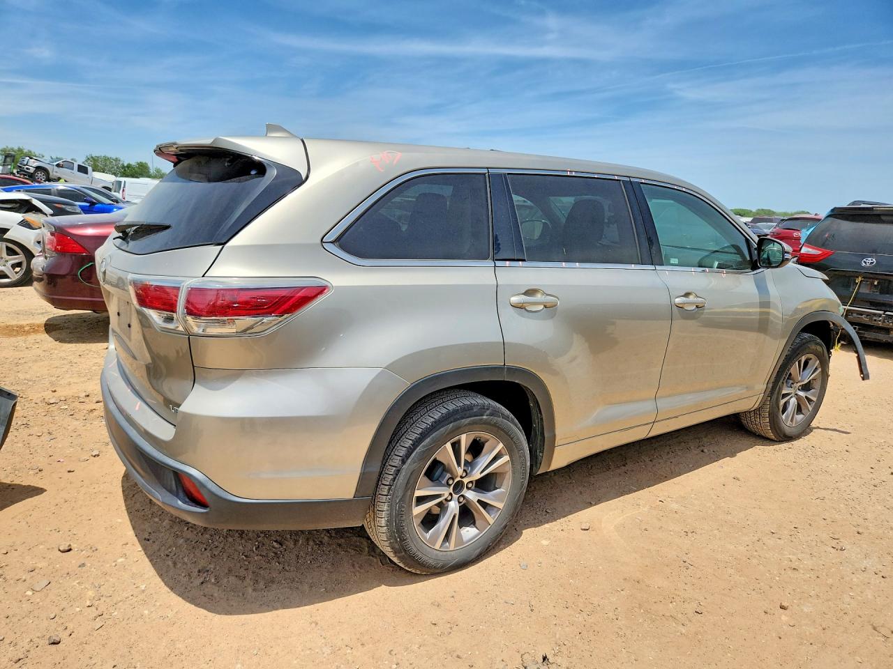 2014 TOYOTA HIGHLANDER LE PLUS photo 7