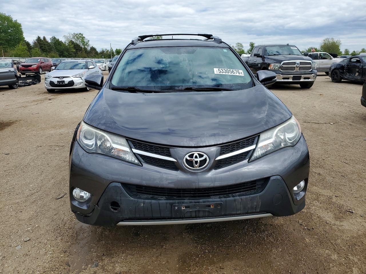 2015 TOYOTA RAV4 XLE photo 9