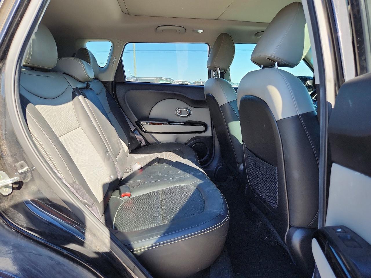 2016 KIA SOUL + photo 10