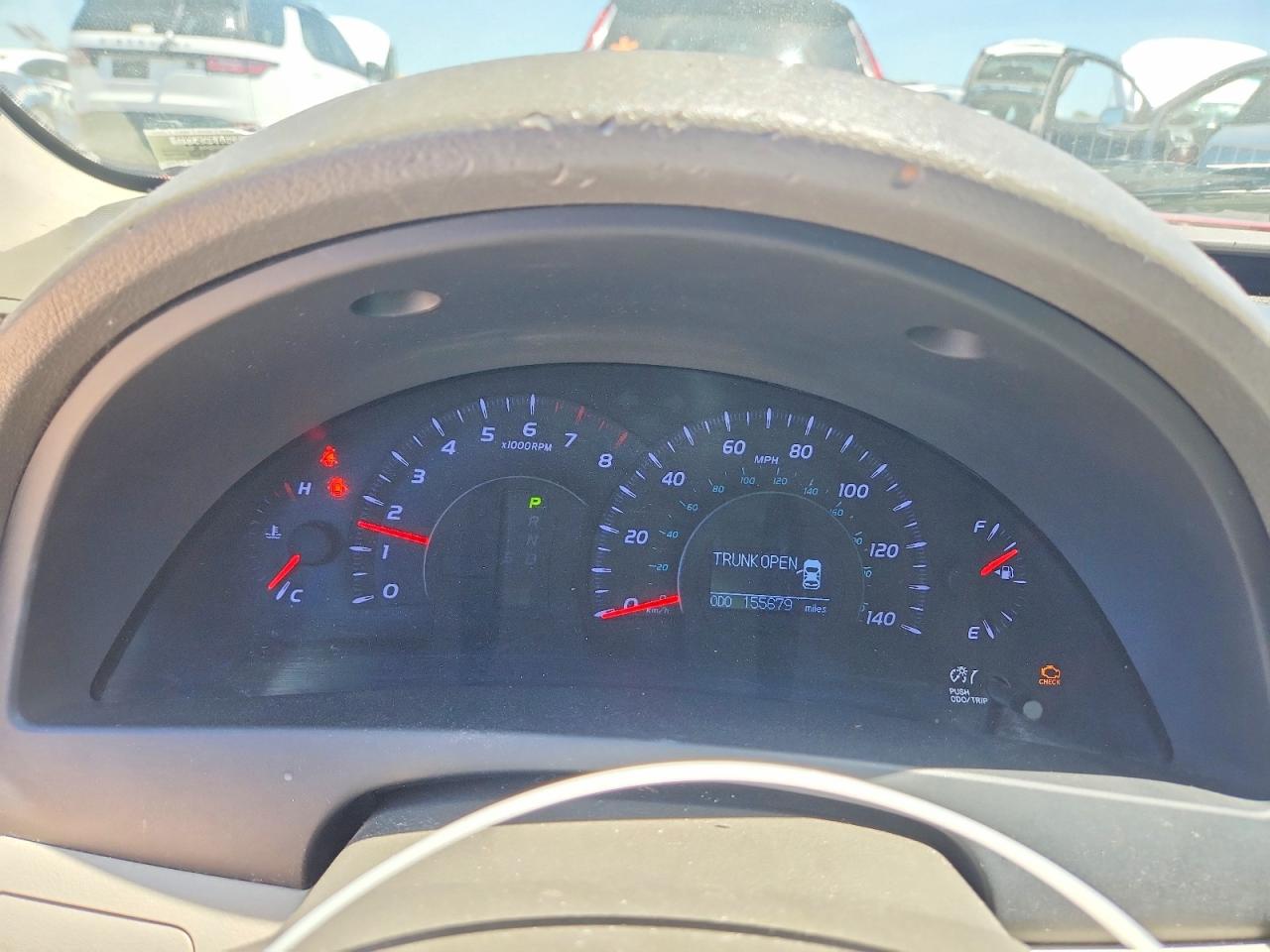 2010 TOYOTA CAMRY XLE photo 25