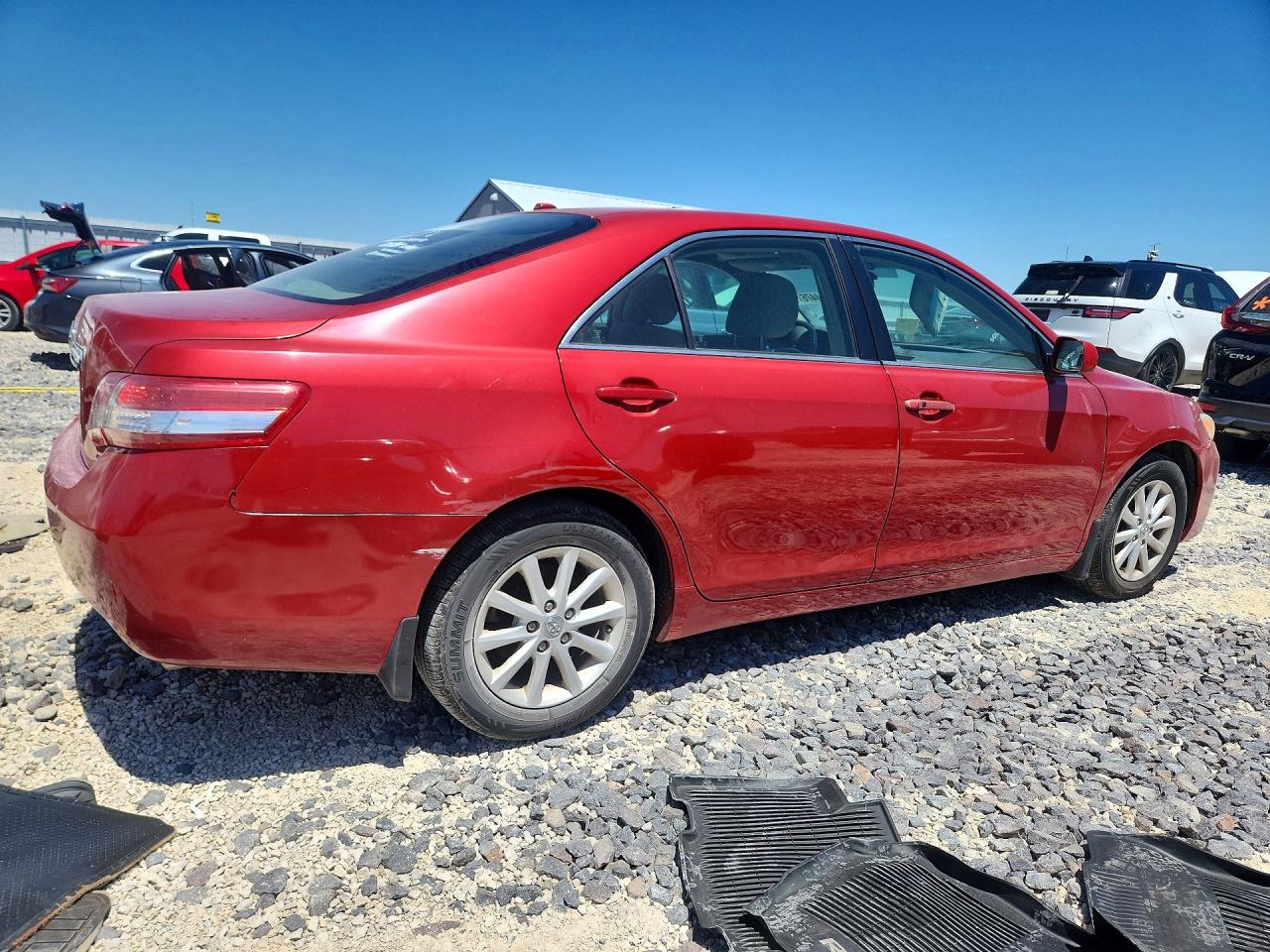 2010 TOYOTA CAMRY XLE photo 7
