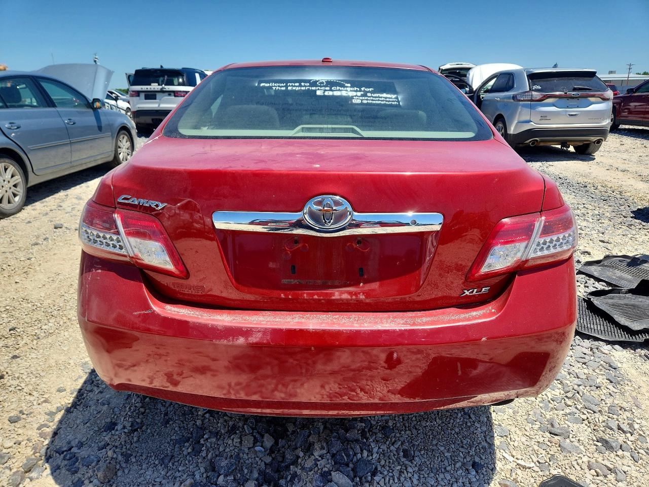 2010 TOYOTA CAMRY XLE photo 16