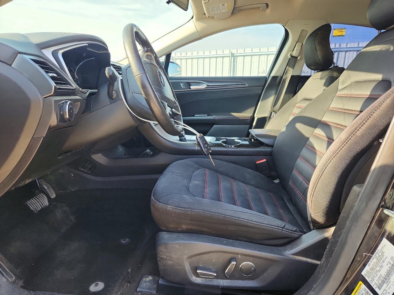 2015 FORD FUSION SE photo 19