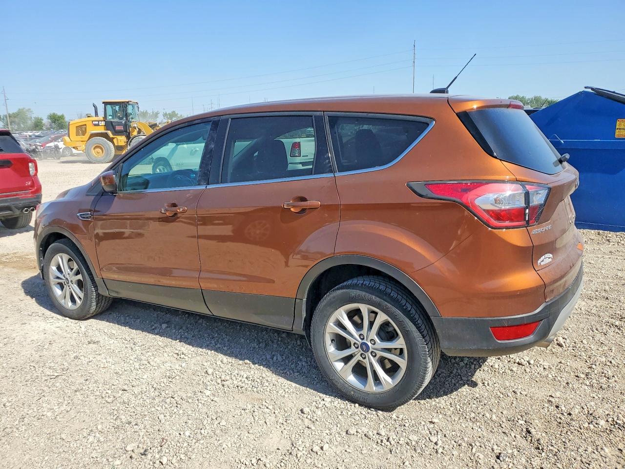 2017 FORD ESCAPE SE photo 2
