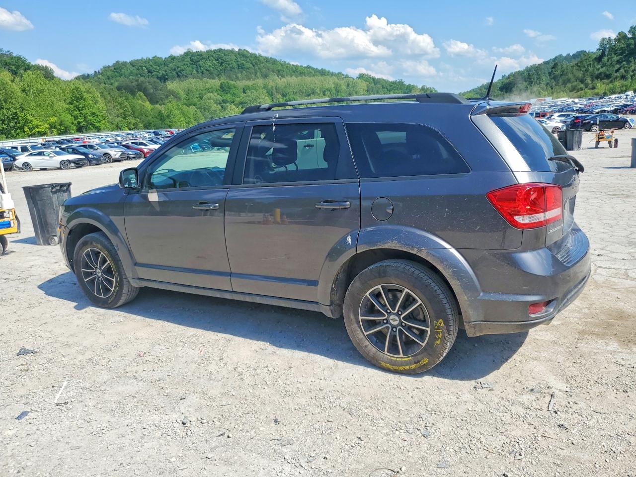 2018 DODGE JOURNEY SXT photo 2