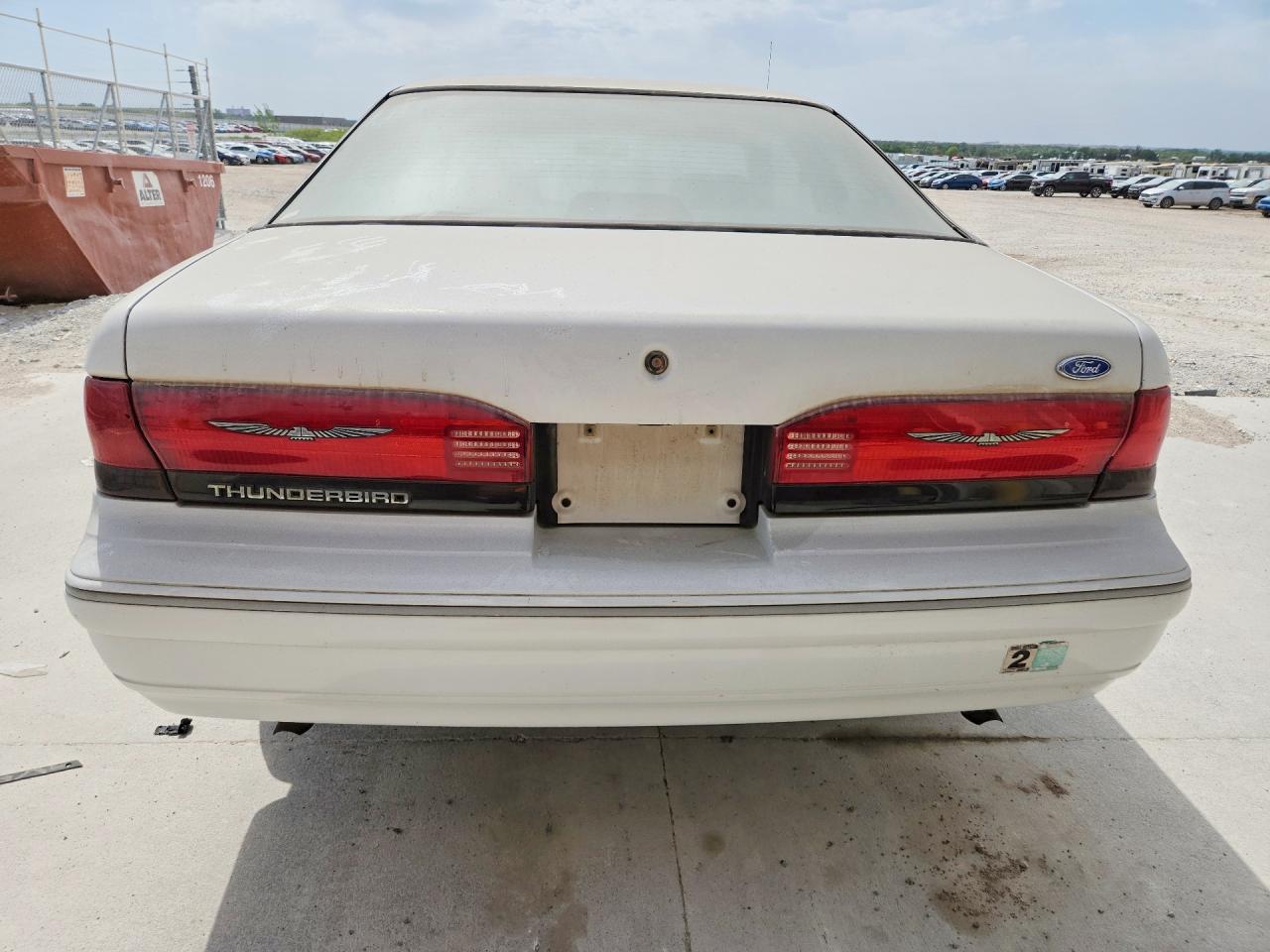 1992 FORD THUNDERBIRD photo 11