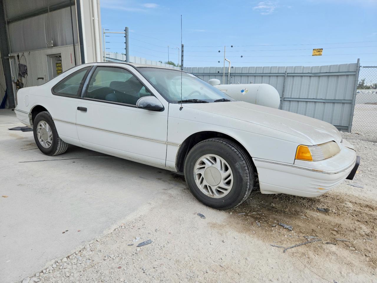 1992 FORD THUNDERBIRD photo 7