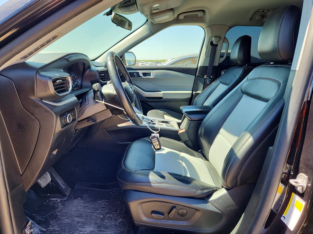 2023 FORD EXPLORER XLT photo 7