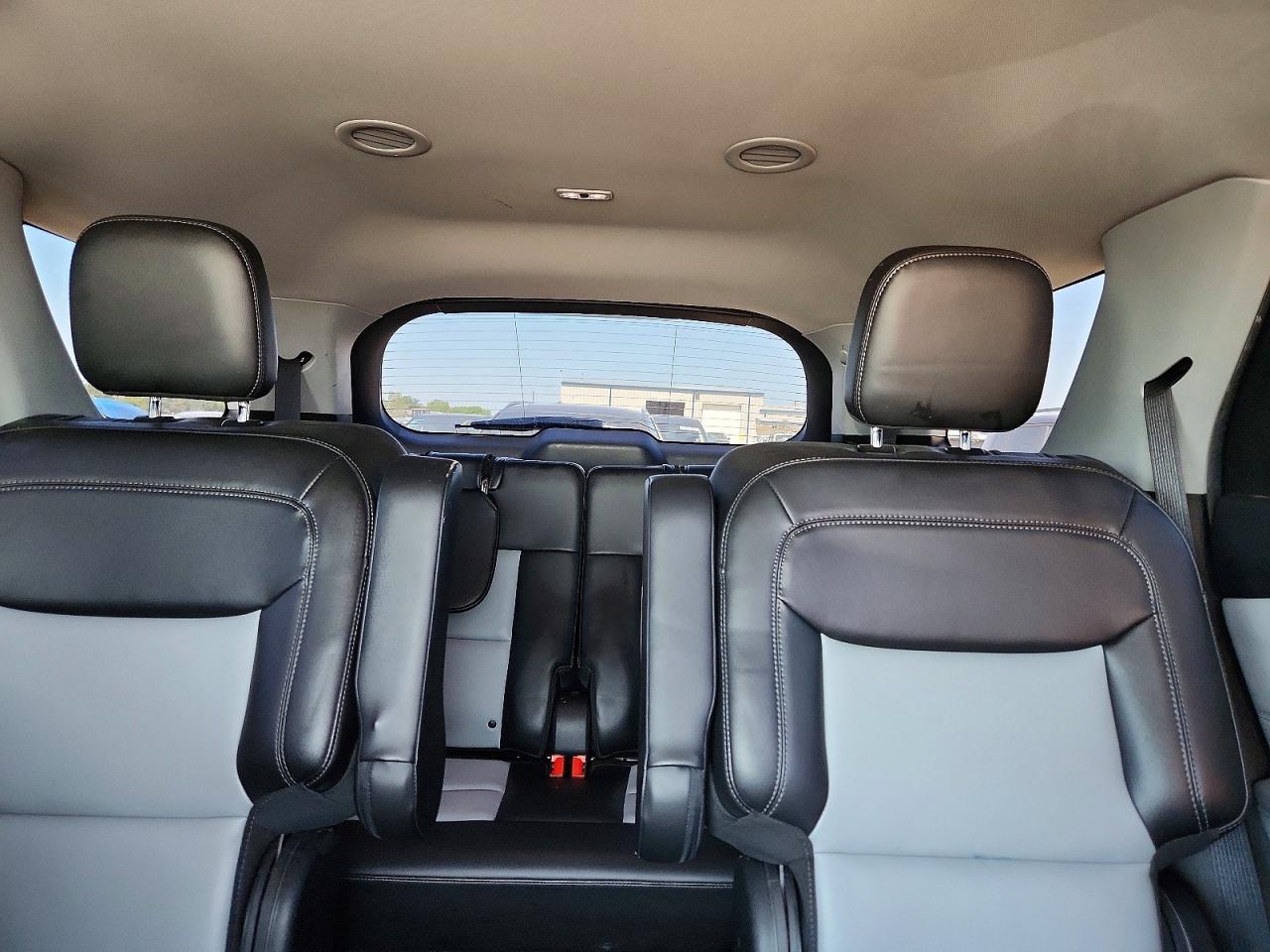 2023 FORD EXPLORER XLT photo 10