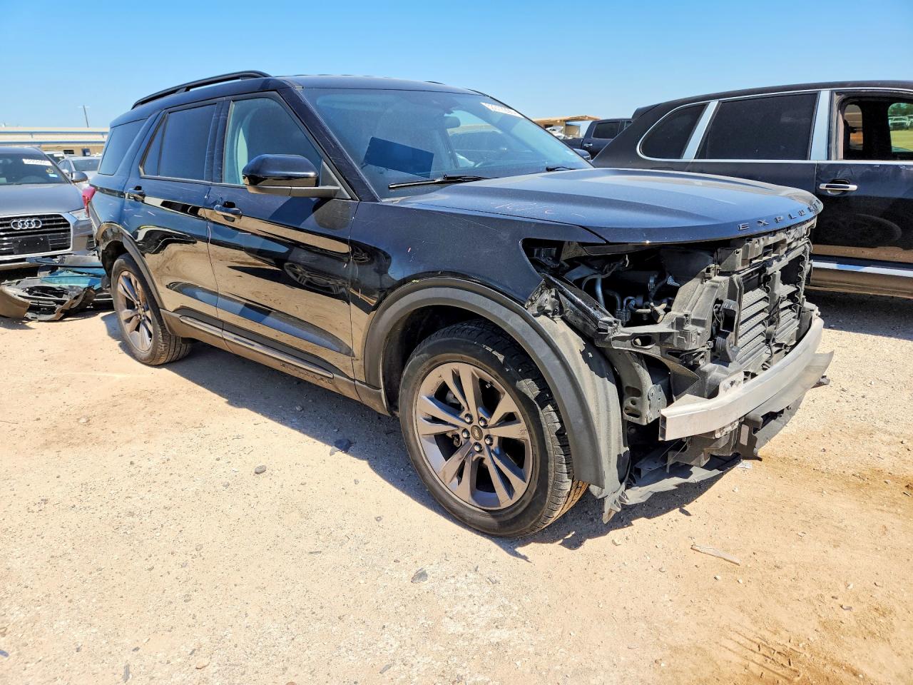 2023 FORD EXPLORER XLT photo 4