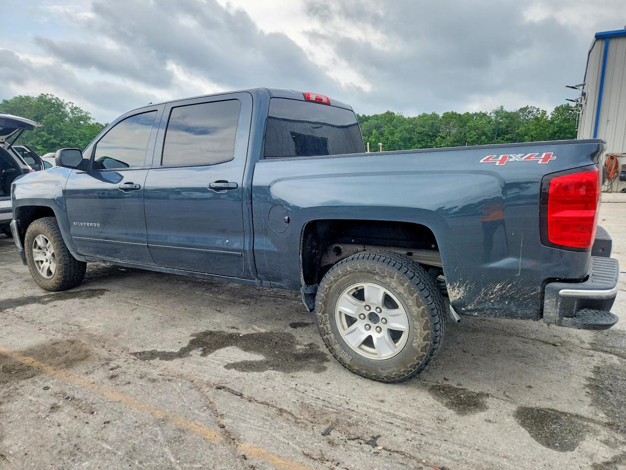 2017 CHEVROLET SILVERADO K1500 LT photo 3