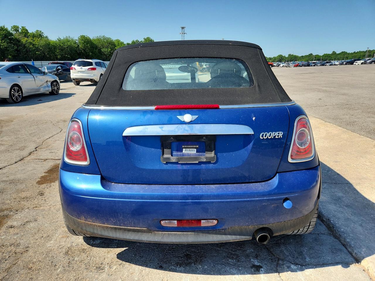 2012 MINI COOPER photo 11